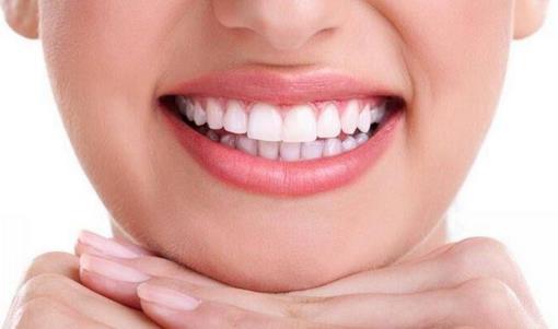 牙齒美白的方法都有哪些