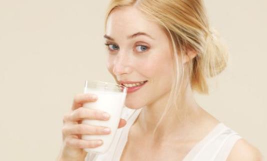 長期大量飲用牛奶小心致癌!