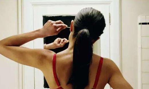 棉簽掏耳朵好還是不好?