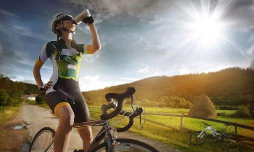 這樣喝水還你水嫩肌膚！