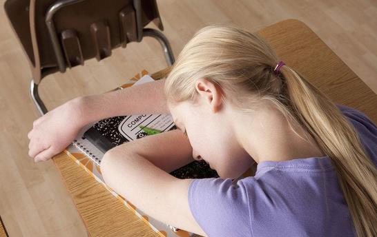 為啥青年女性脫發(fā)嚴(yán)重