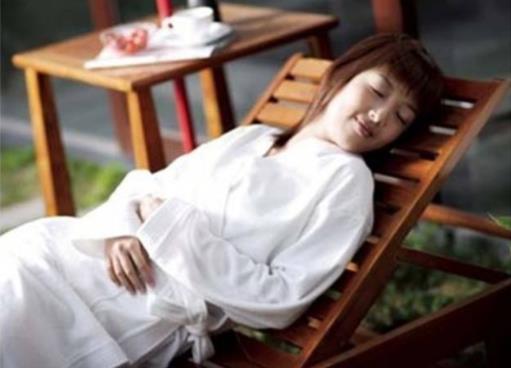 上班族午睡對身體有哪些好處?午睡睡多久健康