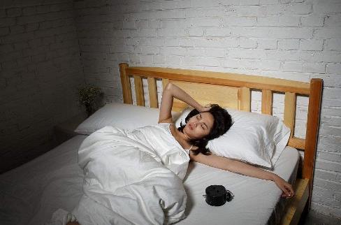 經(jīng)常失眠有哪些危害？經(jīng)常失眠如何緩解