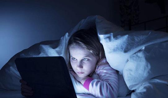 熬夜危害大易提前衰老 晚上睡不著覺應對妙招