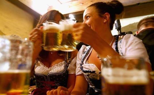 分享生活中實用小技巧 白衣服上碰到油漬用洗潔精洗