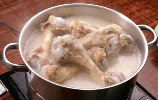 糖尿病人預防骨質疏松 常吃這3種食物補鈣降糖兩不誤