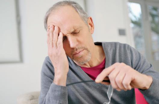 頭痛的原因治療及飲食 大笑可以起到緩解頭痛的作用