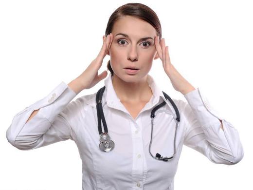 頭痛的原因治療及飲食 大笑可以起到緩解頭痛的作用