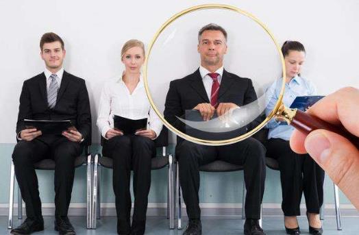 3招對付職場小人 上策：成為領導的心腹