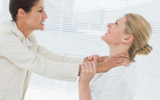 職場(chǎng)小人常用的3個(gè)陰招 防人之心不可無(wú)啊