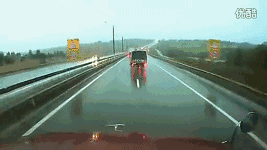 冬季行車注意事項 冬季車禍多發四個危險時段提醒