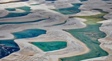 全球最美假沙漠海岸奇觀 百里沙漠里能游泳