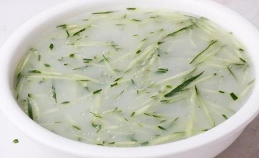 孕婦吃西瓜注意 盡量選靠瓜皮部分