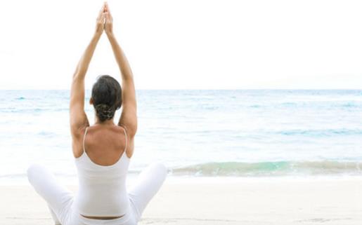 女生虎背熊腰真是“背影殺手” 這幾招教你變美背