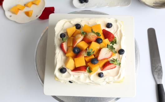 喝酸奶不僅好喝 還有能夠促消化提高機體免疫力