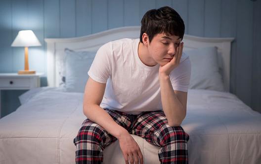 失眠睡不著怎么辦？專家：那就試試六字訣，六個字簡單易