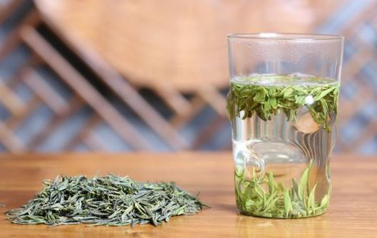 口臭很尷尬,不妨多吃這四種食物