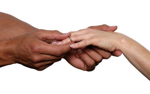 有一種痛叫“撕倒刺” 手上總長倒刺是怎么回事?