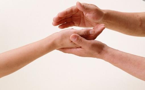 有一種痛叫“撕倒刺” 手上總長倒刺是怎么回事?