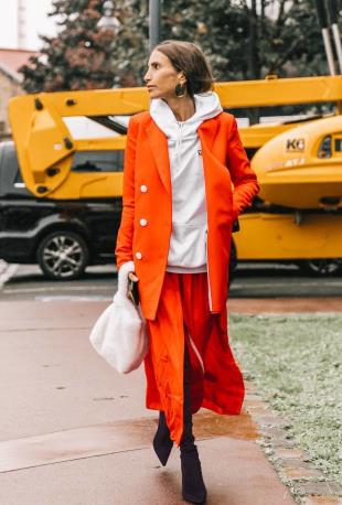 白色連帽衛衣搭配就是這么潮