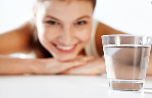 蹲久后起身頭暈 別把這些都?xì)w結(jié)為低血糖