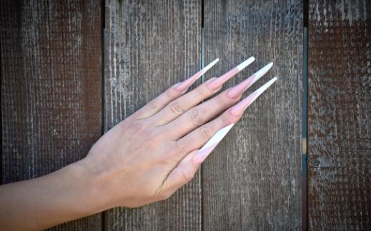 人閑長指甲心閑長頭發 其實是有道理的