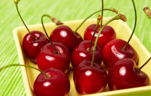 水果富含維生素果糖果膠對人體有益 吃水果也要有講究