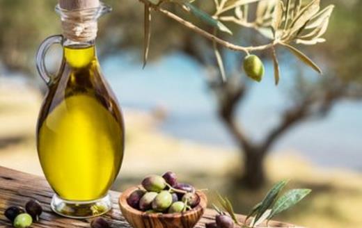 橄欖油不但有很高的營養(yǎng)價(jià)值 還有很多生活小妙用