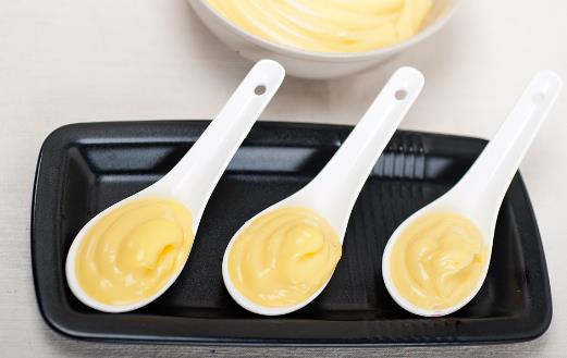 教你2分鐘自制健康美味的蛋黃醬