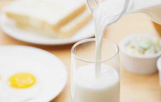 全脂牛奶脫脂牛奶的區別 選擇適合自己健康的最好