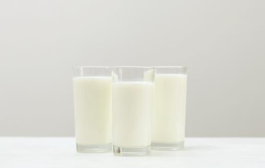 全脂牛奶脫脂牛奶的區別 選擇適合自己健康的最好