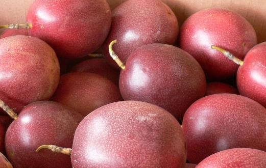 有果汁之王美稱的百香果 對(duì)人體健康的益處