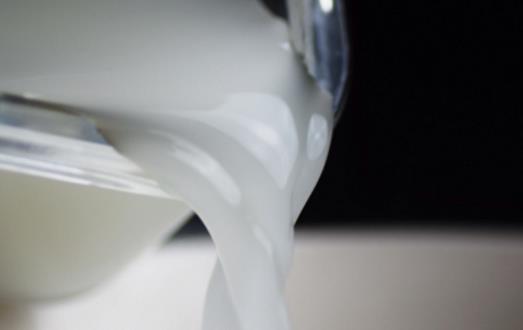 淘米水不但可以是天然去污劑 還能祛油潤(rùn)膚哦