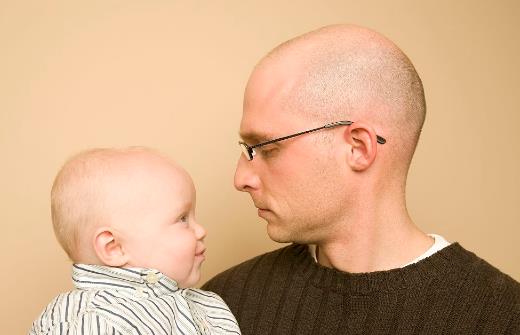 這些行為容易導(dǎo)致脫發(fā) 要及時(shí)改正