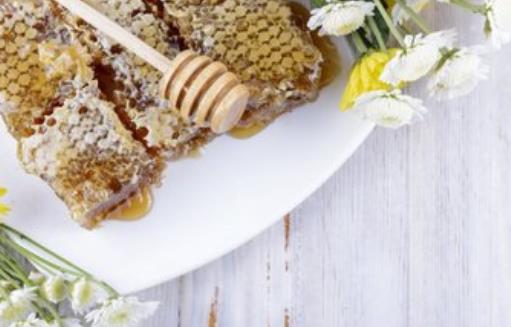 蜂蜜水的功效與作用 關(guān)于喝蜂蜜水的小常識(shí)