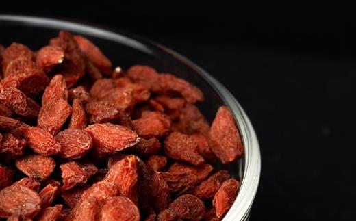 滋補(bǔ)肝腎、潤肺止咳：枸杞子的六大功效