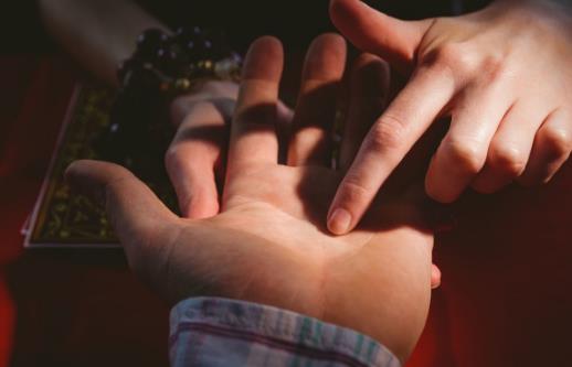 手上有這特性的人注定財運滾滾 七種手相有偏財運