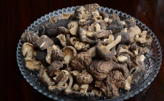 素有植物皇后之譽(yù)的香菇 香菇營(yíng)養(yǎng)價(jià)值及做法