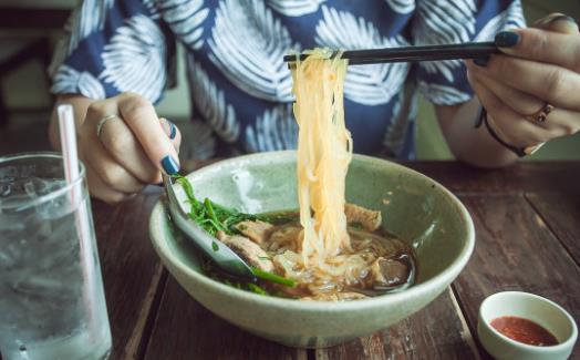 正確使用筷子是我們的必修課程 使用筷子的注意事項