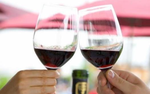 經常赴酒場 酒桌上的喝酒禮儀不可不知