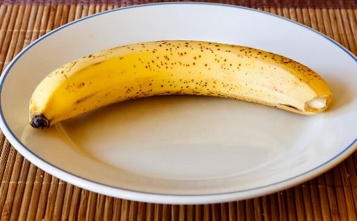 帶有斑點(diǎn)香蕉和正常顏色的區(qū)別 斑點(diǎn)香蕉的厲害之處