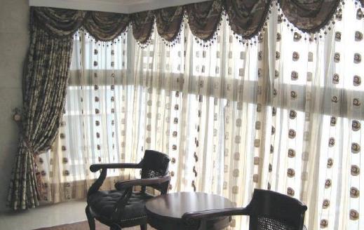 風格多變的窗簾 打破了生活的沉靜氣息