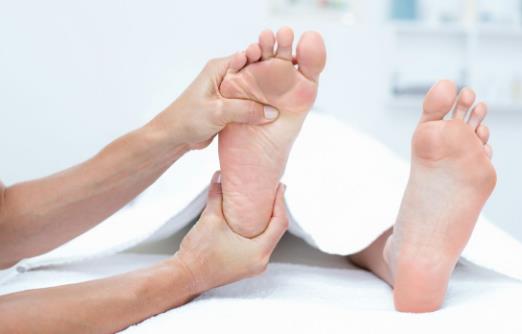 腳上出現(xiàn)4個(gè)癥狀可能是糖尿病癥狀