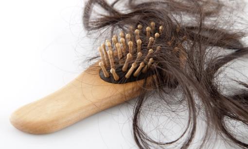 防脫治脫只靠洗護還不夠 頭發(fā)油膩的原因