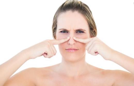 正確處理黑頭 弄清楚每個(gè)部位長(zhǎng)黑頭的原因