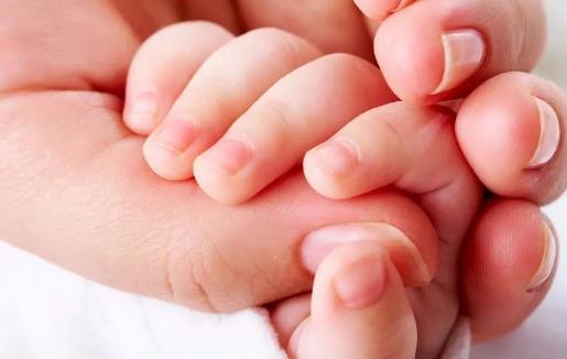 給寶寶剪指甲 別掉進(jìn)這5個(gè)坑