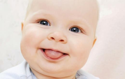 家長這樣做能有效預防孩子脹氣