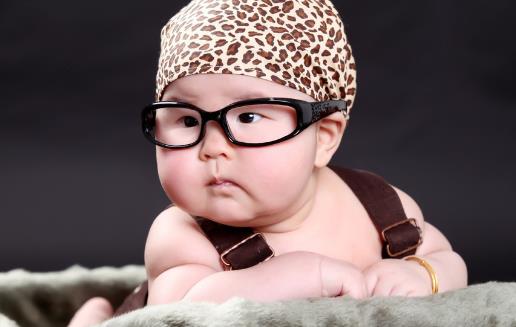 家長這樣做能有效預防孩子脹氣