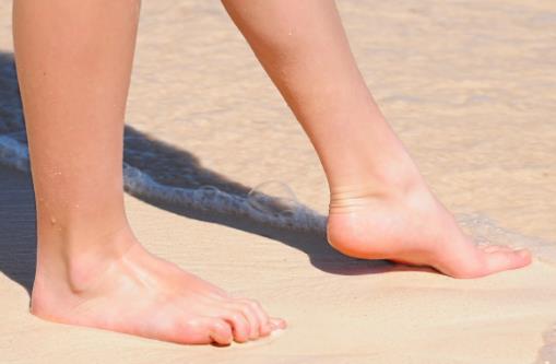 腳底冰涼的人該如何去調理 