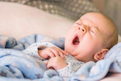 總是困倦想睡覺該怎么辦才好 三個小動作幫你提神